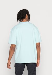 Pegador LOGO TEE - T-shirt básica - washed turquoise
