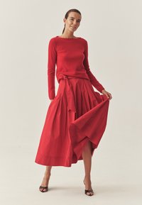 TAFTANI - Suknja A kroja - red