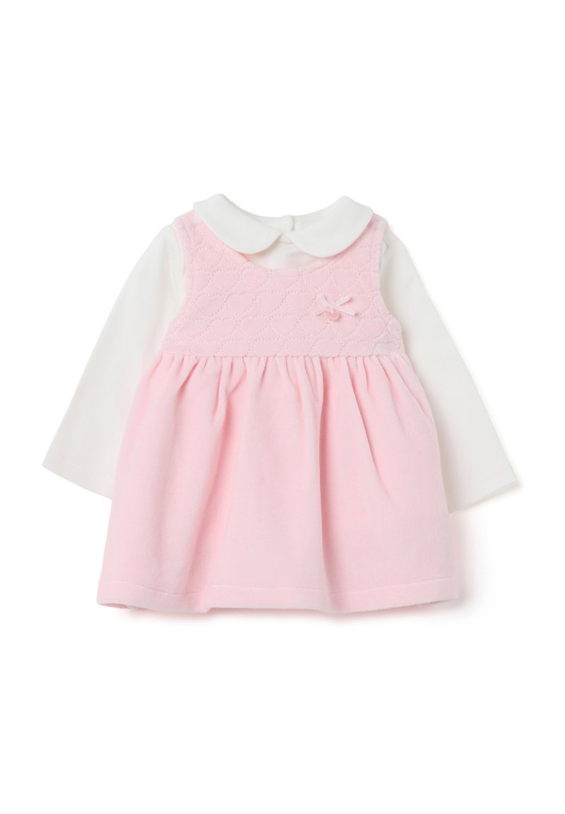 Rotes Kleid mit einem steppartigen Oberteil, kurzen Ärmeln und einem weißen Kragen. Verfügt über eine Schleifenakzentuierung und einen ausgestellten Rock. Weiche Stofftextur.