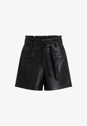 Schwarze Shorts aus Kunstleder mit hohem Bund, Rüschendetails, einem gebundenen Gürtel und zwei Fronttaschen. Sanfte Textur und strukturierte Passform.