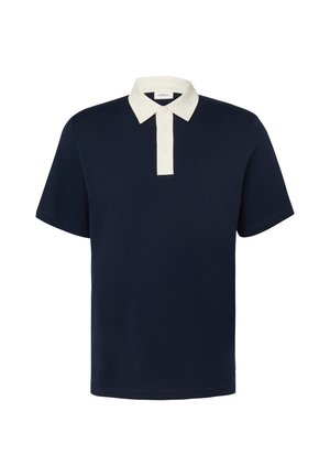 Polo bleu marine à manches courtes avec col blanc et patte de boutonnage à trois boutons.