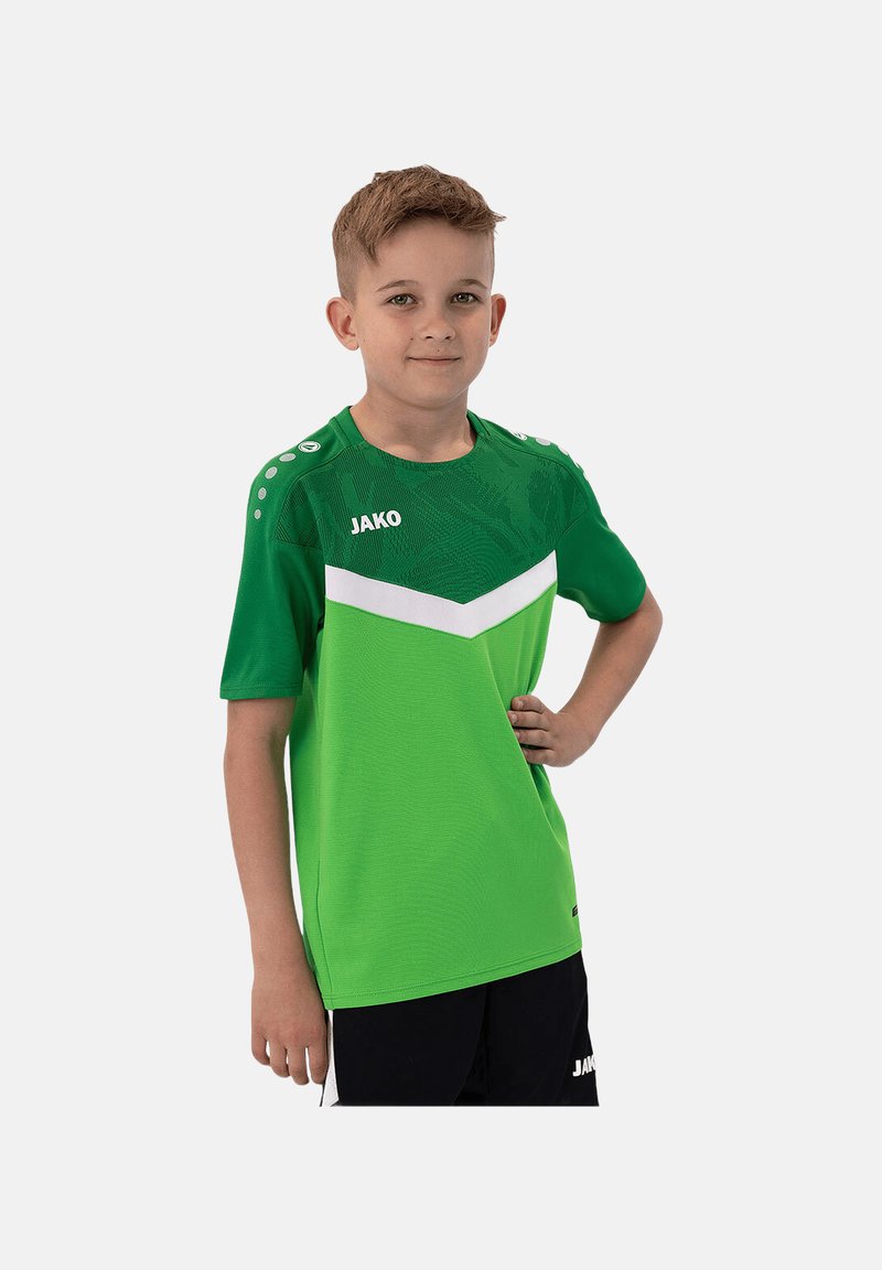 Maillot de sport vert à manches courtes, détail en chevron blanc, motif texturé sur les épaules, logo sur la poitrine et encolure ronde.