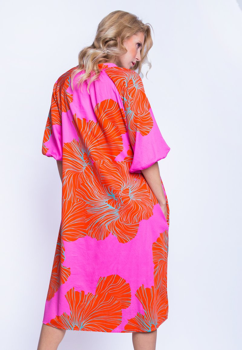 Damen Freizeitkleider | Emily van den Bergh Freizeitkleid pink red flowers/rot - CH49894 Damen Freizeitkleider | Emily van den Bergh Freizeitkleid pink red flowers/rot - CH49894
