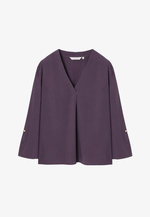 Lila hosszú ujjú blúz V-nyakkivágással, széles ujjal, apró gombokkal és laza, egyenes szabással.