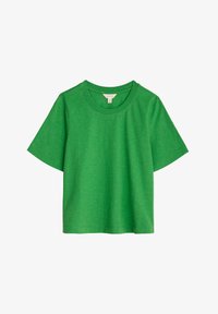 Wybrany, green hedgerow