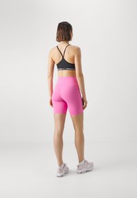 Nike Performance UNIVERSA SHORT - Leggingek - playful pink/black