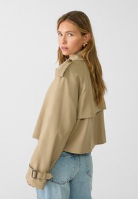 Stradivarius SMART FLOWING  - Lehká bunda - khaki
