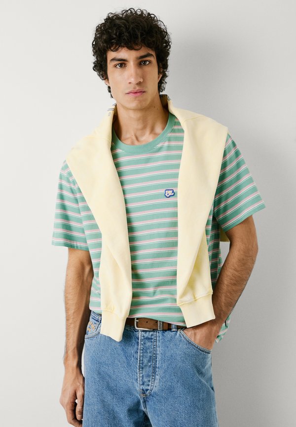 TARK TEE - Print T-shirt4