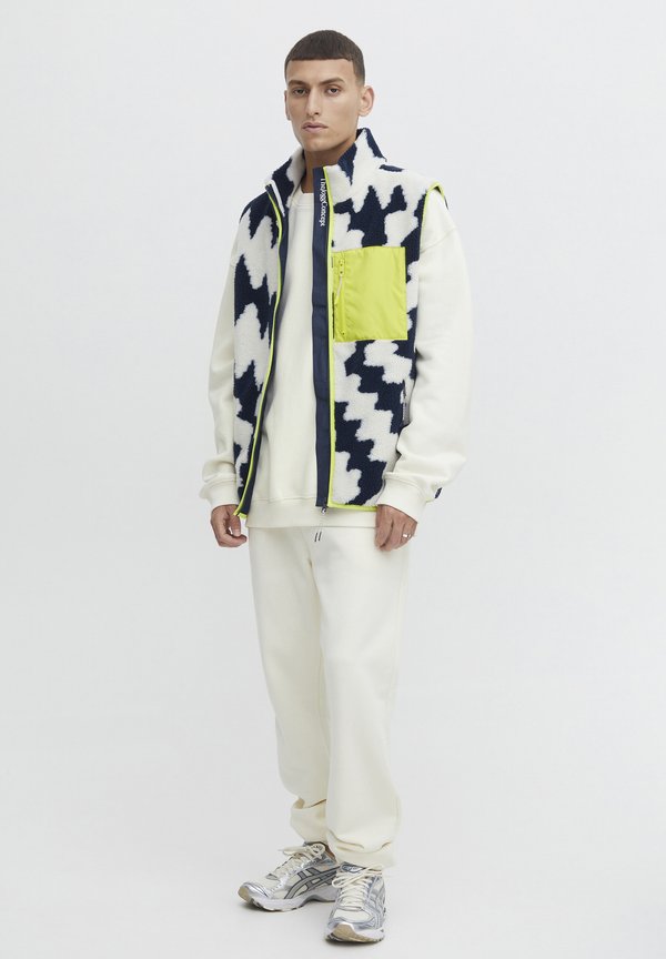 JCMBerra TEDDY - Waistcoat4