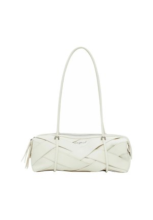 Weißes Ledertaschenhandtasche mit geflochtenem Muster, langer Schultergurt, Reißverschluss und dekorativem Logo. Verfügt über Quastenakzente an den Enden.