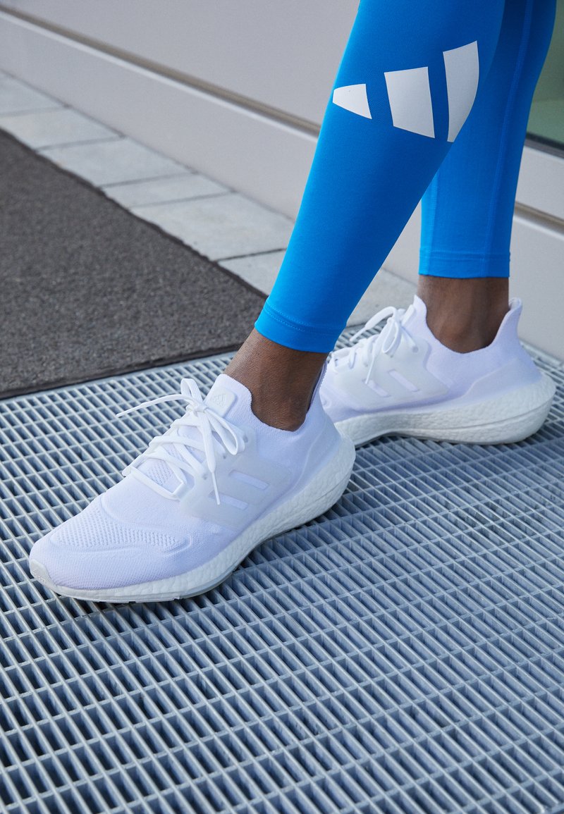 adidas gazelle silver green womens Y-3 ULTRABOOST 5 WHITE SNEAKER