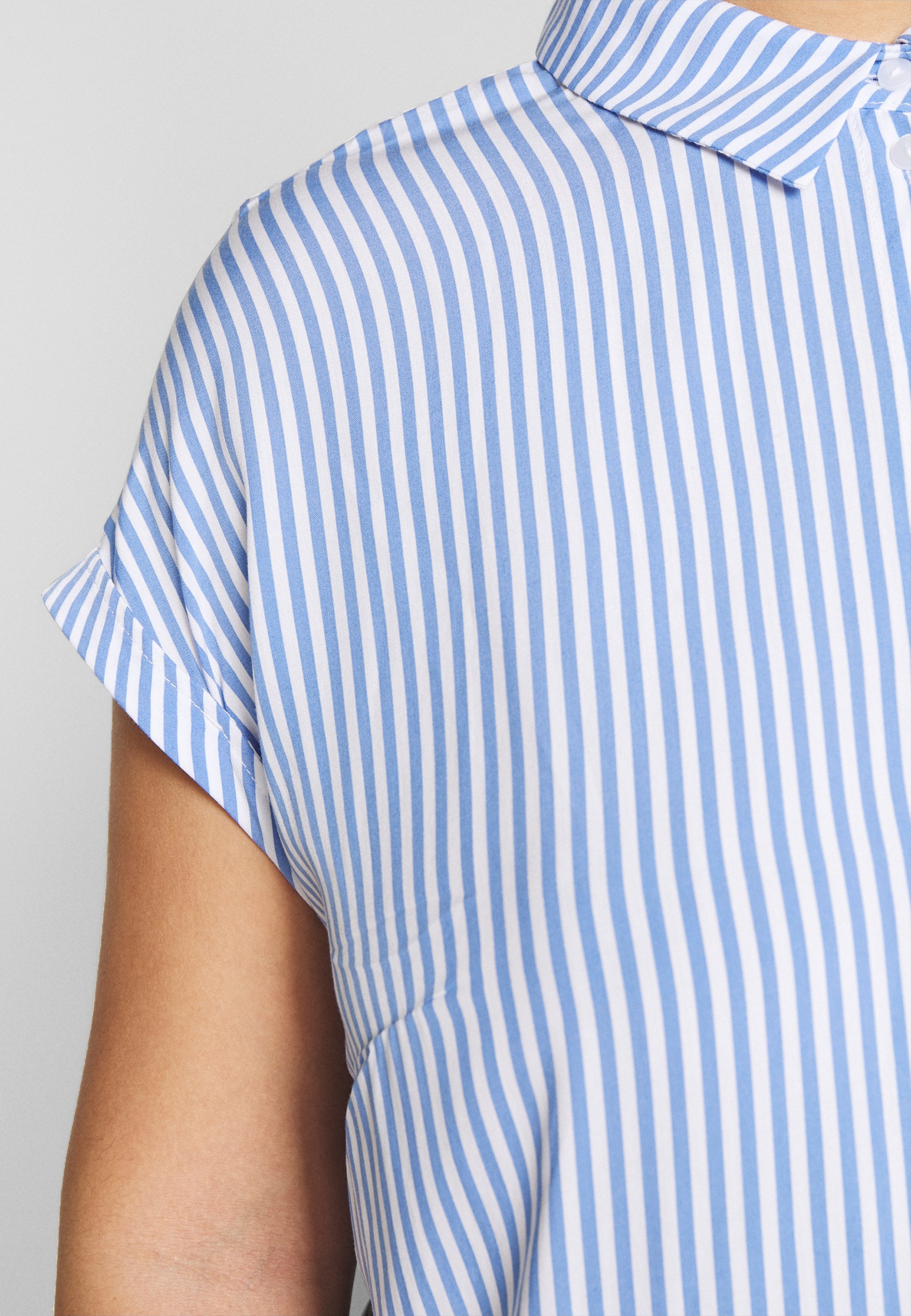 MY TRUE ME TOM TAILOR SHORT DROP SLEEVE Skjorte vertical Kaffe Curve AMINA - Skjorte - blue