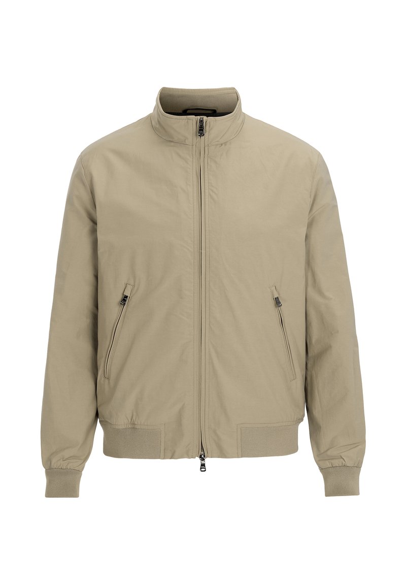 Giacca bomber leggera beige con colletto alto, chiusura con zip e due tasche laterali. Presenta polsini e orlo a costine per una vestibilità strutturata.