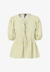 Short Sleeved PCJOLLY Tie - Μπλούζα - french vanilla
