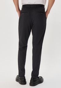 Matinique Chinos - black