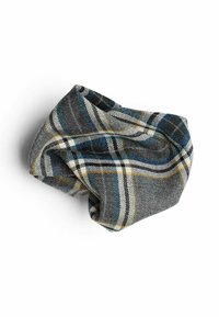 Grau kariertes Tuch aus weichem Stoff, das blaue, gelbe und schwarze Linien aufweist, in einer zerknüllten Form mit strukturiertem Gewebe.