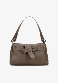 Seleccionado, marron