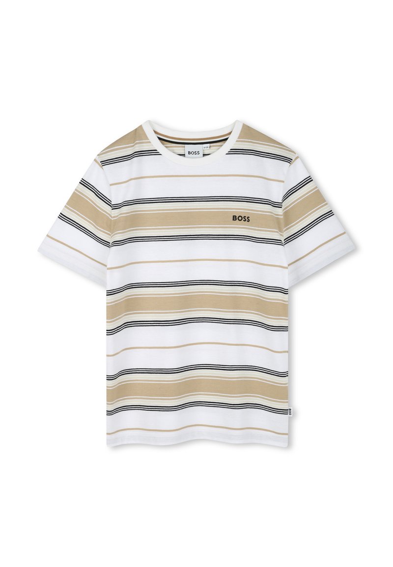 T-shirt bianco a maniche corte con righe orizzontali beige e nere, dotato di un piccolo logo 'BOSS' sul petto. Materiale in cotone.