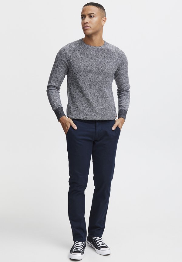BHTROMPO REGULAR FIT NARROW LEG - Chinos2