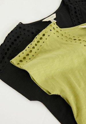 Love & Roses, REGULAR FIT - V-NECK JERSEY T-SHIRT . - Lihtne T-särk - x khaki and black lace insert