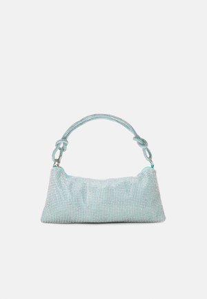 Petit sac à main bleu clair recouvert de strass scintillants avec une courte bandoulière nouée et des fermoirs métalliques sur fond blanc.