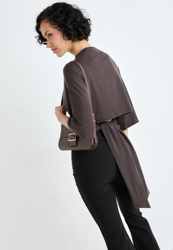 TEE - Basic T-shirt - java3