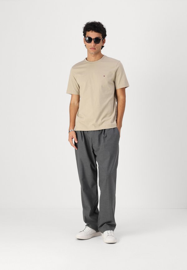 SEASONAL SOLID TEE - Basic T-shirt - sandalwood3