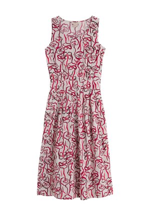 Vestido blanco sin mangas con estampado floral abstracto en tonos rosa y rojo, cintura fruncida, hasta la rodilla, de tela ligera.