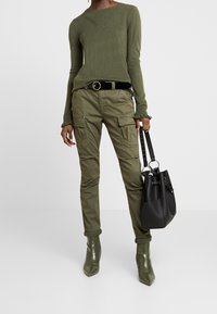 Dorothy Perkins Svetr - khaki