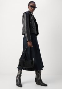 Esprit SKIRT - A-linjekjol - black