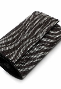 Pochette avec strass zébrés noirs et argentés créant une surface texturée scintillante et fermeture à rabat.