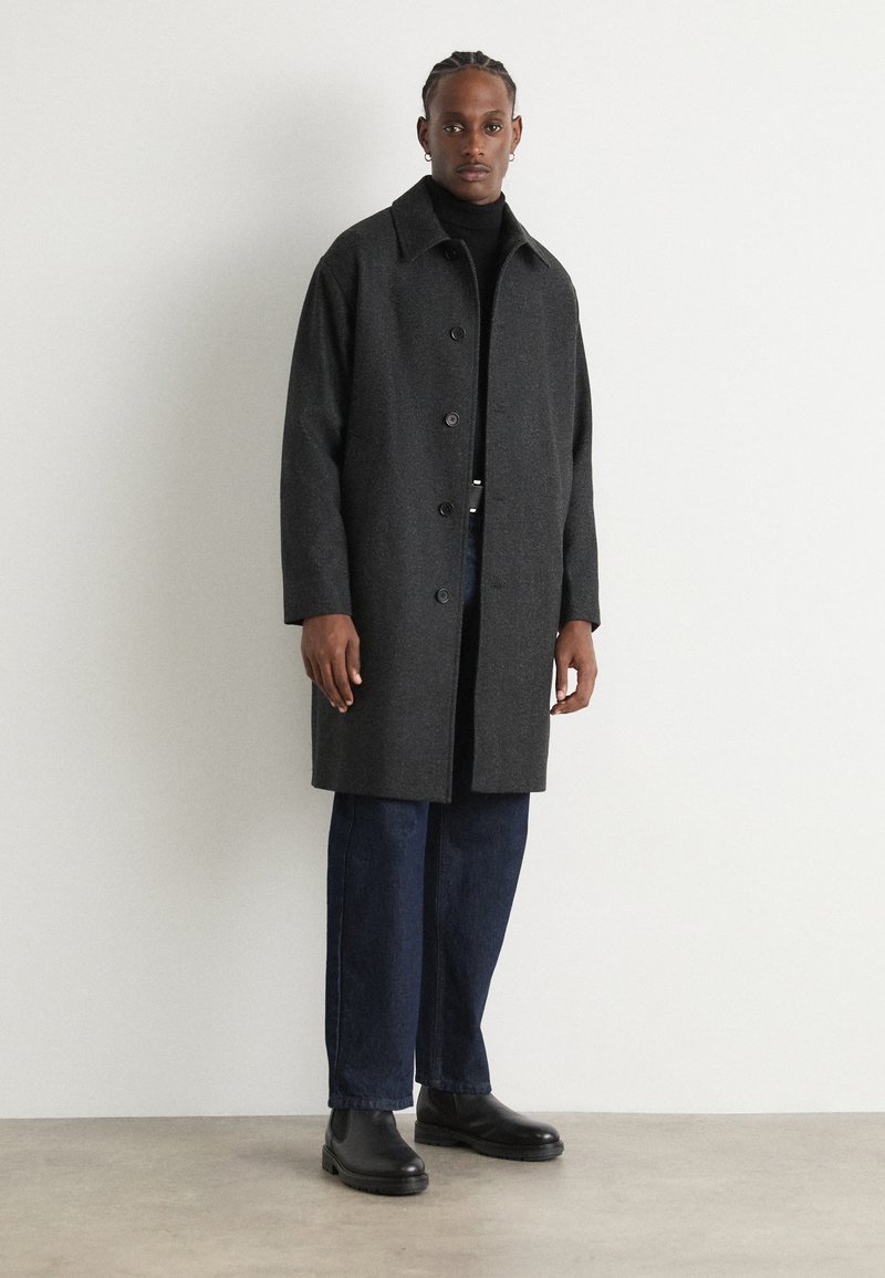 Mads Nørgaard HERRINGBONE CURTIS COAT - Klassischer Mantel - charcoal gray