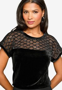 Lipsy YOKE - REGULAR FIT - Tričko s potlačou - black velvet