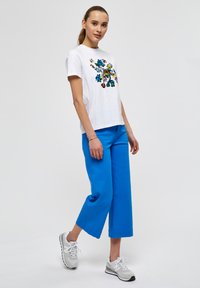 Desires DEFLORENCE PANTS - Traperice krojene za nošenje s čizmama - french blue