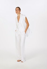 Marc Aurel Stoffhose - white