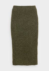 Olivgrön knälång kjol i ribbad stickad kvalitet, med en åtsittande silhuett och en bred elastisk midja.