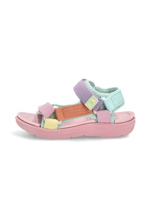 Sandalia infantil de punta abierta con tiras ajustables en rosa pastel, morado, naranja, amarillo y azul y suela rosa gruesa.