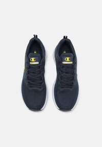 Champion BOLD BASE - Treeningjalatsid - new navy/lime