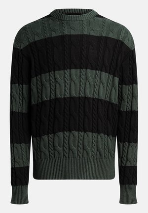 Strikket genser med vekslende mørkegrønne og svarte horisontale striper, med flette-mønster og ribbestrikket halslinning og mansjetter.