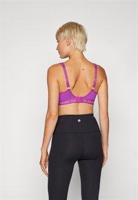 triaction by Triumph ENERGY LITE EXTREME SUPPORT - High support sports bra - grape