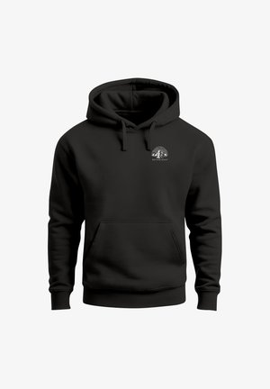 Schwarzer Hoodie mit Fronttasche und weißem Berglogo über der Brust mit dem Wort "NEVERLESS" darunter.