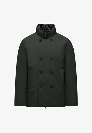 Giacca doppiopetto verde scuro con colletto alto, realizzata in tessuto morbido. Presenta sei bottoni e due tasche laterali. Fodera nera.