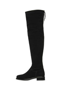 Botas negras de ante sobre la rodilla, con tacón plano, punta redonda y costuras decorativas a lo largo de las costuras.