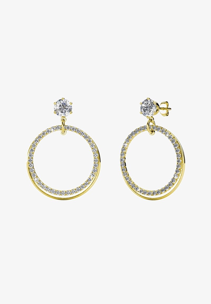Gouden hoepeloorringen met een ronde design, versierd met heldere kristallen langs de rand en een sprankelende steen aan de bovenkant.