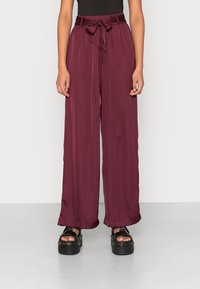 Pieces PCMIA WIDE PANTS - Calças - winetasting