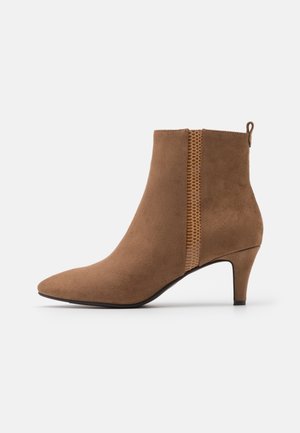 Ankle boots - sand