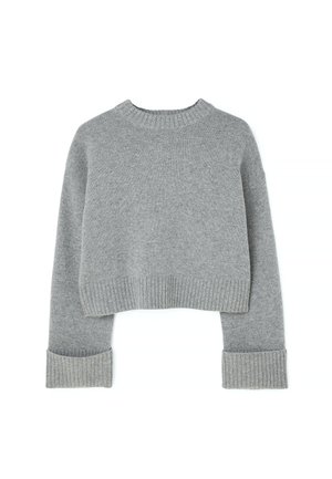 Siv svitjernik narejen iz mehke pletene tkanine, z ribastim okroglim izrezom in ribastimi manšetami, z gladko teksturo po vsej površini.