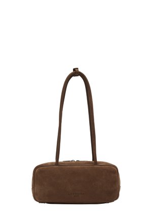 Braune Wildleder-Handtasche in rechteckiger Form, mit zwei Schulterriemen und einem Reißverschluss oben. Mit eingestanztem Logo auf der Vorderseite.