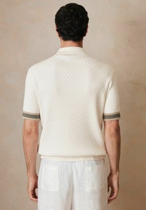 Reiss, REGULAR FIT - SILVA | CHÉ TEXTURED CUFF-TRIM SHIRT . - Cămașă - white