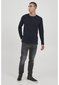 Solid SDVINTON - Top s dlouhým rukávem - insignia blue